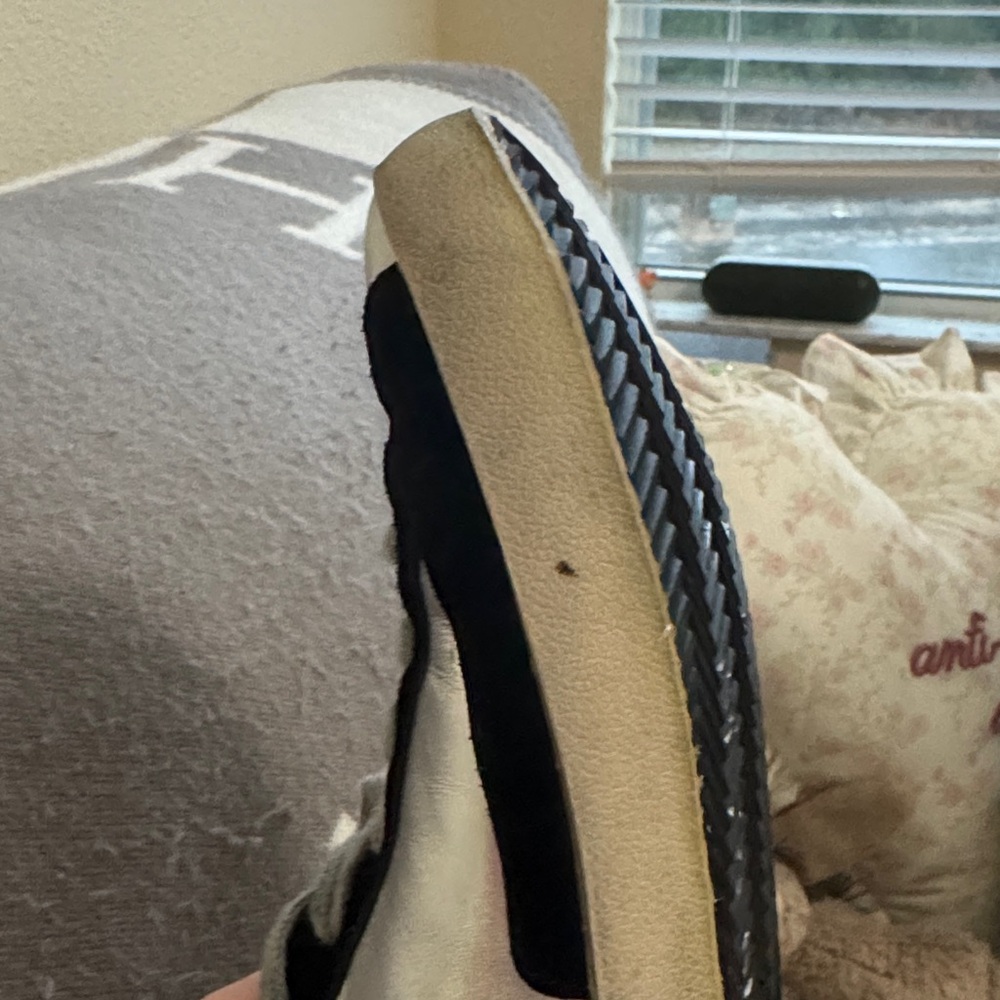 Golden Goose Sneakers - Picture 9 of 10